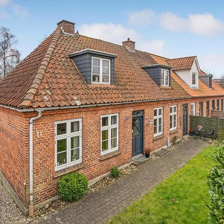 Lovely Home In Sonderborg With Kitchen Extérieur photo
