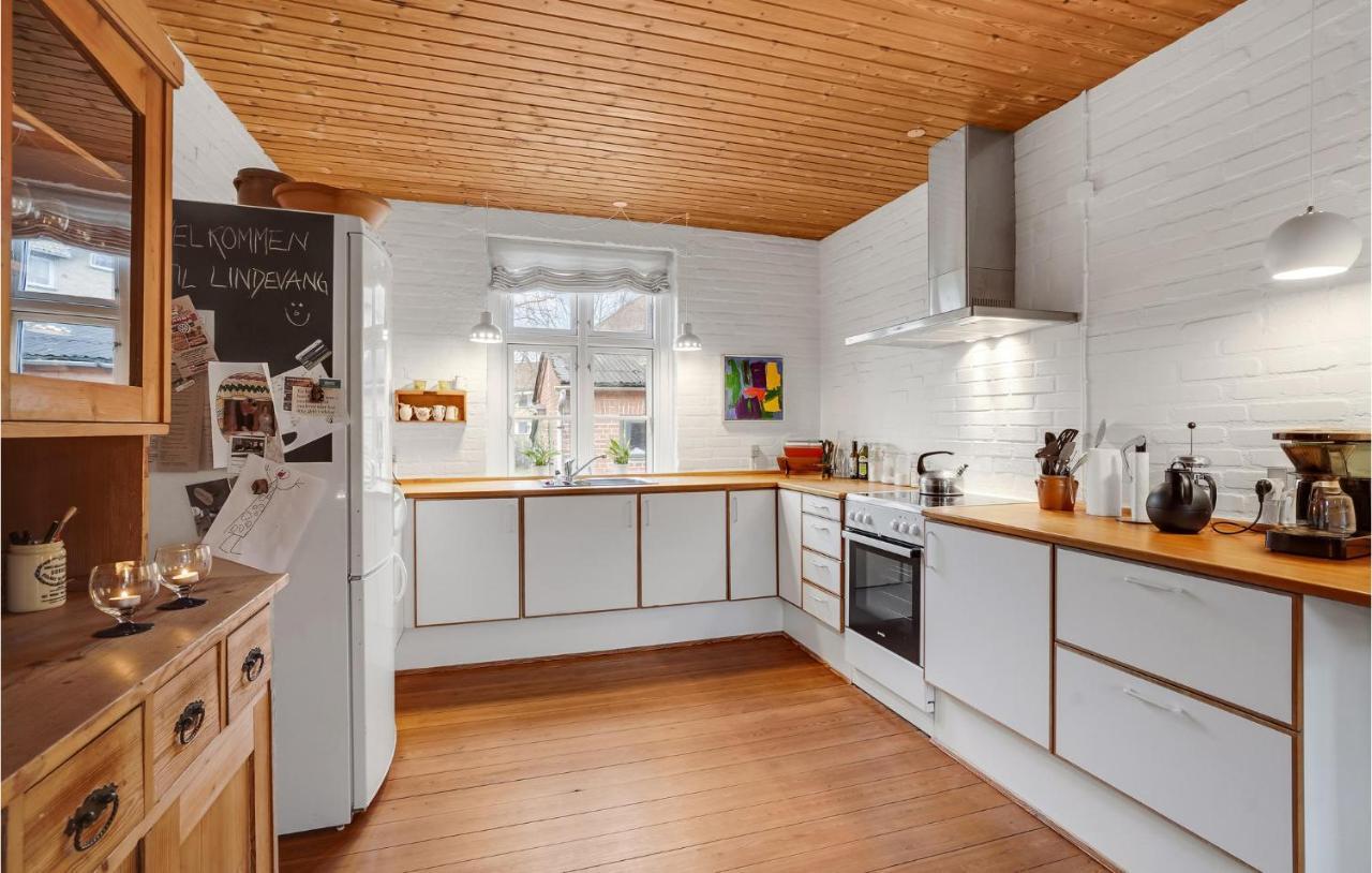 Lovely Home In Sonderborg With Kitchen Extérieur photo