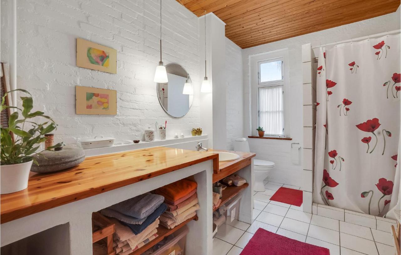 Lovely Home In Sonderborg With Kitchen Extérieur photo