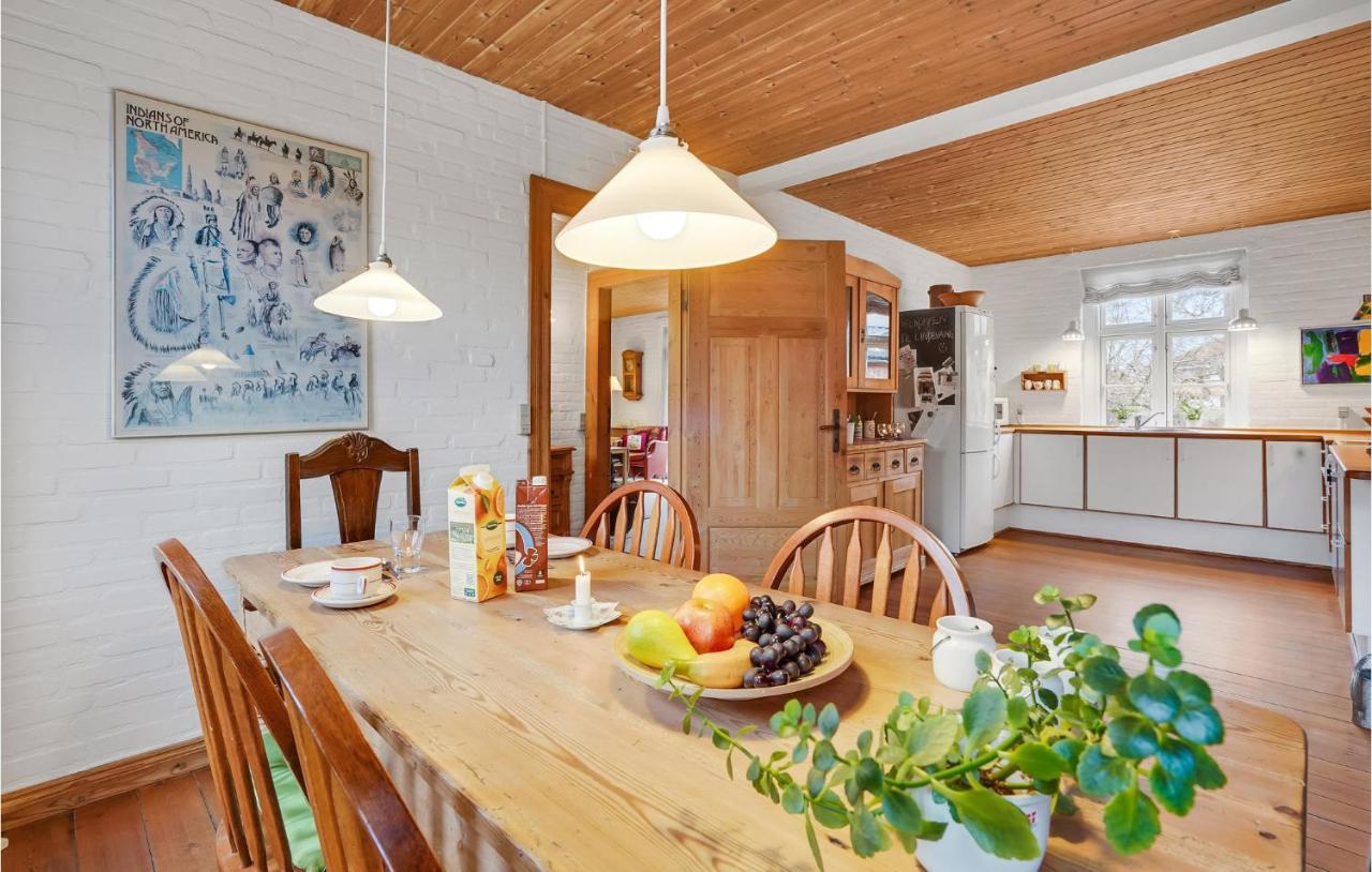 Lovely Home In Sonderborg With Kitchen Extérieur photo