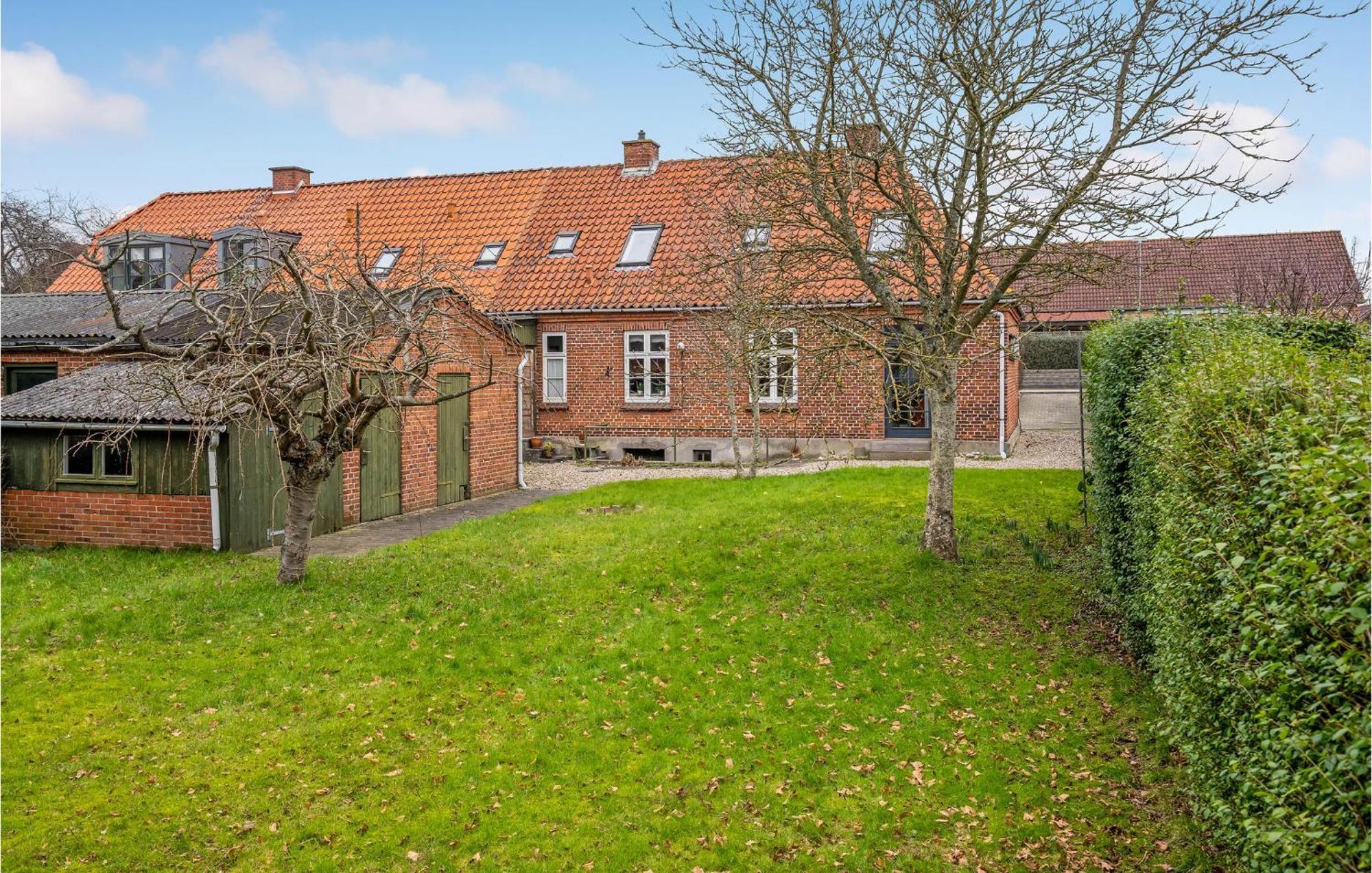Lovely Home In Sonderborg With Kitchen Extérieur photo